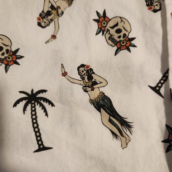 VSTR Button-Up Shirt Skull Hula Dancers Palm Trees Pattern Unique Mens Medium - Picture 3 of 14